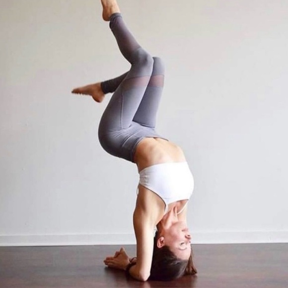 Athleta Meshblock Pocket Salutation Tight in Silver Bells size Medium Activewear - Picture 6 of 14